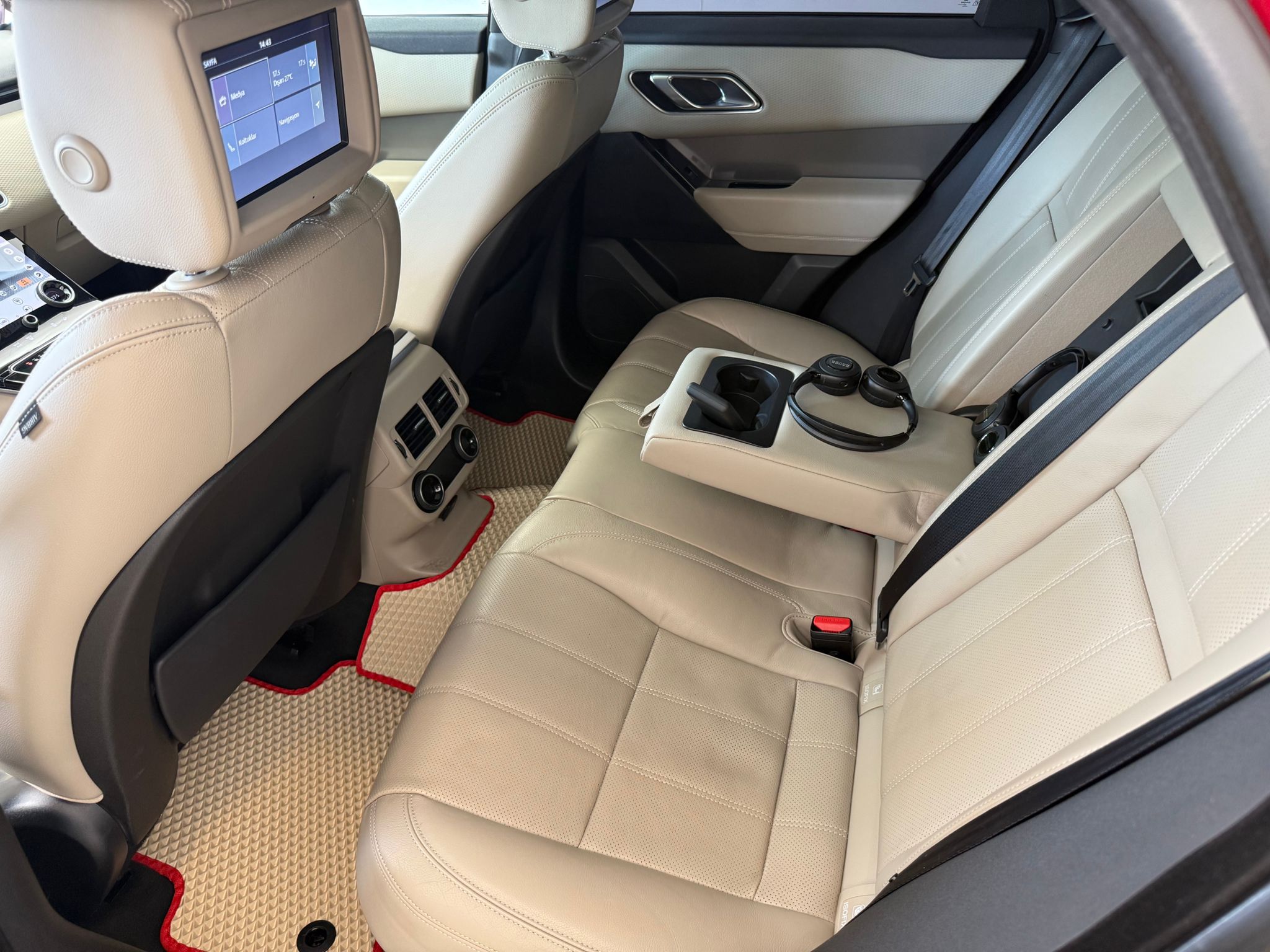 RANGE ROVER VELAR 22